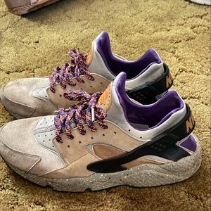 Nike Air Huarache shoes . Mens size 11.5